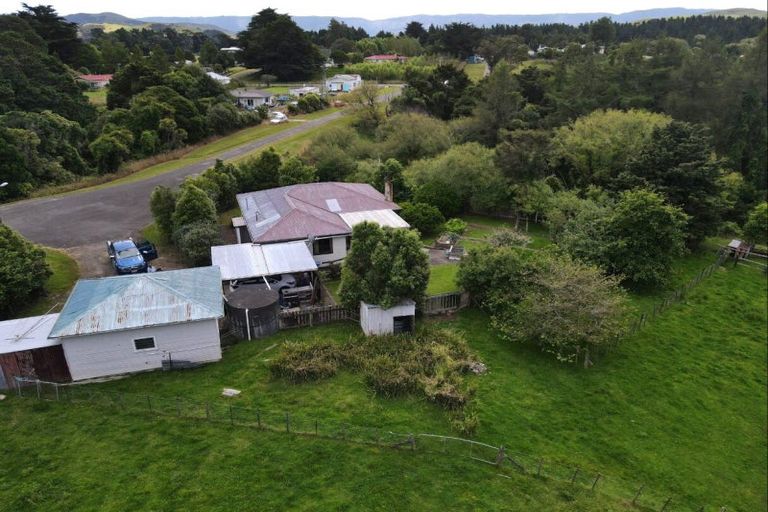 Photo of property in 15 Whio Street, Pongaroa, 4991