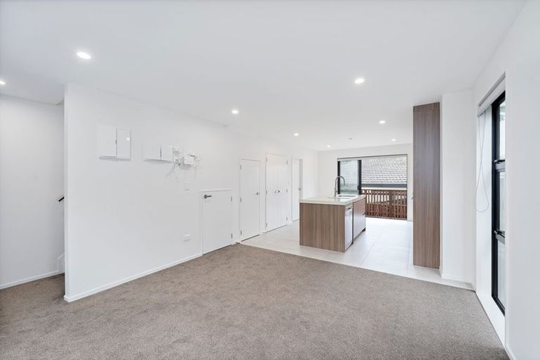 Photo of property in 12/106 Triangle Road, Massey, Auckland, 0614