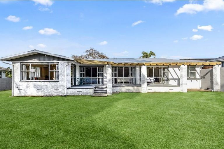Photo of property in 28 Totara Drive, St Andrews, Hamilton, 3200