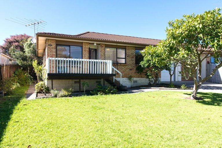Photo of property in 1/27 Cromdale Avenue, Highland Park, Auckland, 2010