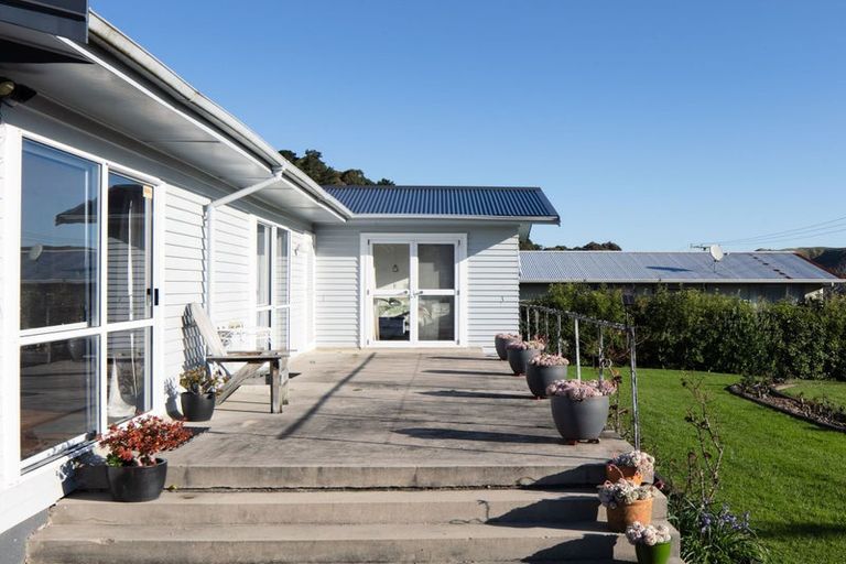 Photo of property in 25 Lyell Road, Outer Kaiti, Gisborne, 4010