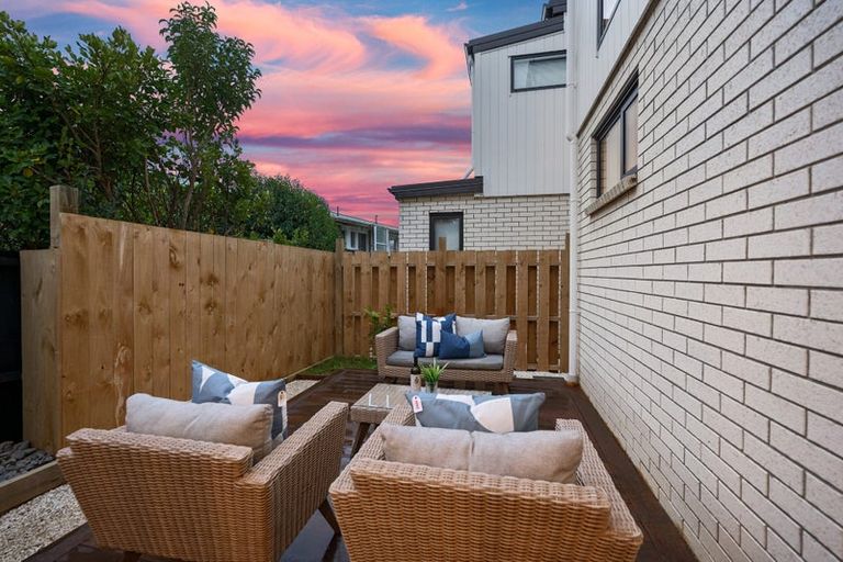 Photo of property in 3c Margaret Place, Milford, Auckland, 0620