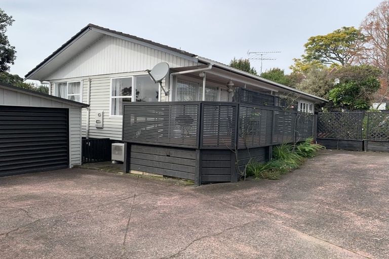 Photo of property in 1/15 Paramu Avenue, Birkdale, Auckland, 0626
