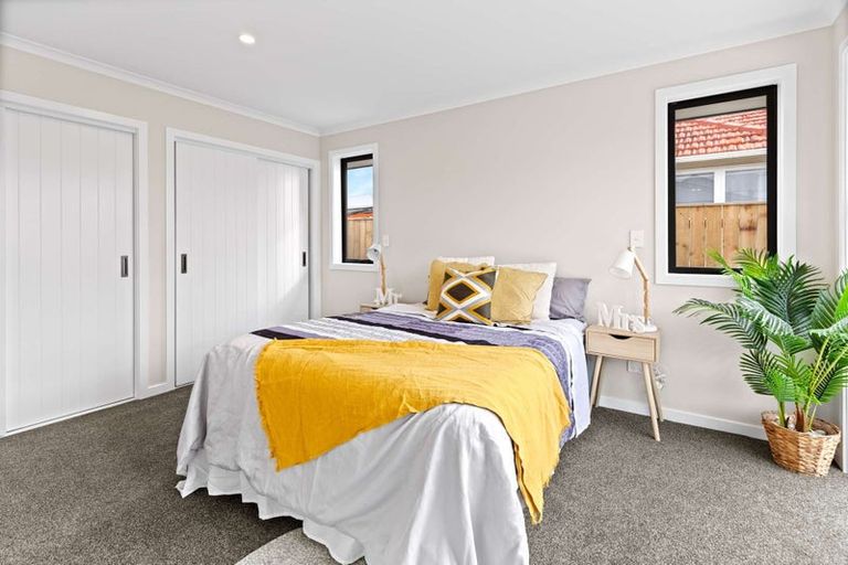Photo of property in 17a Queenwood Road, Levin, 5510