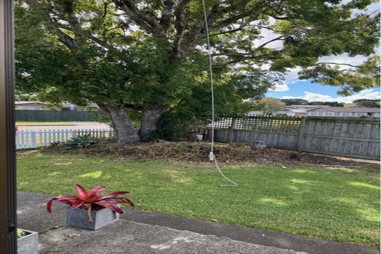 Photo of property in 3 Fiesta Drive, Half Moon Bay, Auckland, 2012