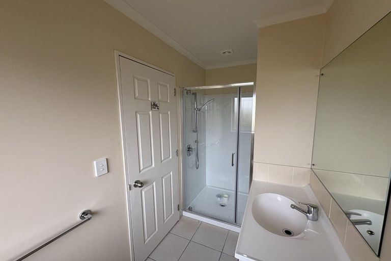 Photo of property in 5a Ocean View Road, Hillcrest, Auckland, 0627