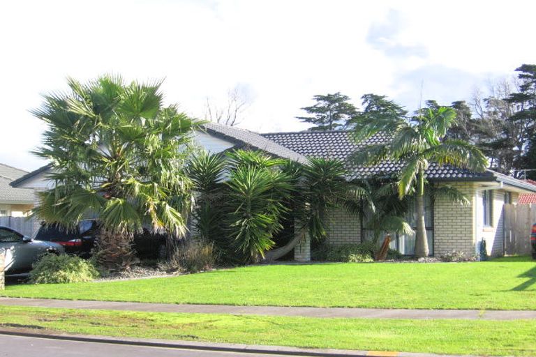 Photo of property in 8 Magee Place, East Tamaki Heights, Auckland, 2016