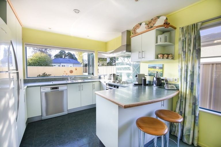 Photo of property in 2a Cambridge Terrace, Taradale, Napier, 4112