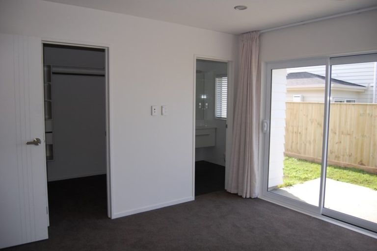 Photo of property in 20 Papa Orchard Drive, Kumeu, 0810
