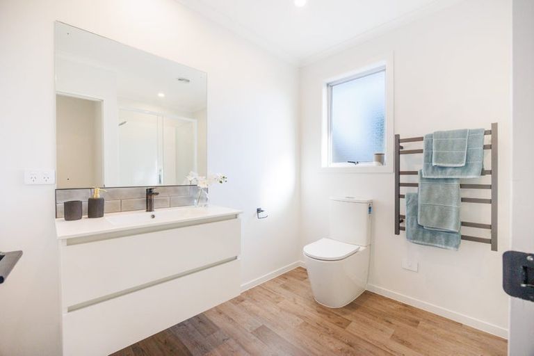 Photo of property in 9 Pinedale Parade, Milson, Palmerston North, 4414