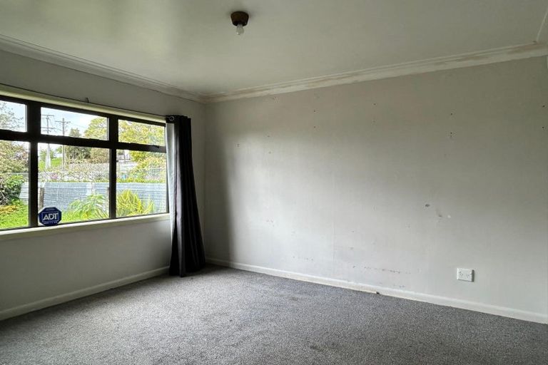 Photo of property in 304 Glengarry Road, Glen Eden, Auckland, 0602