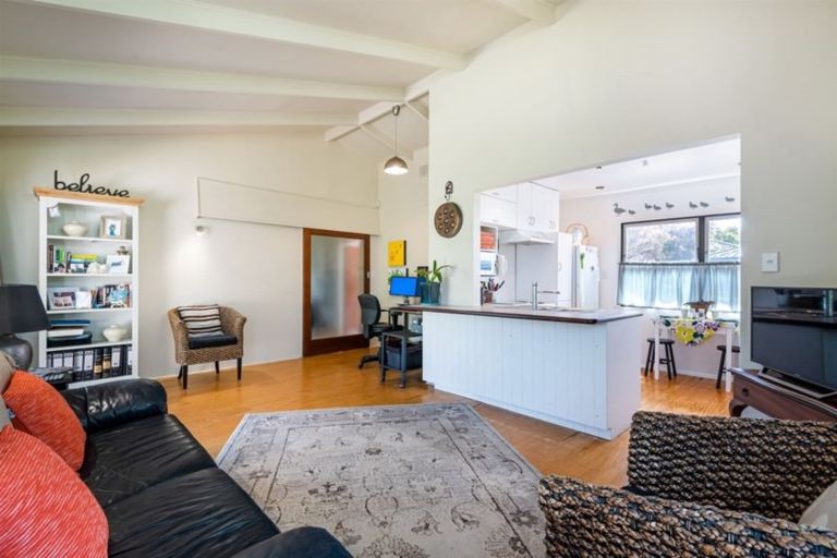 Photo of property in 1/239 Lake Road, Northcote, Auckland, 0627