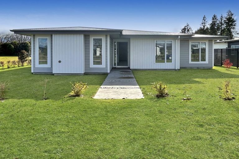 Photo of property in 12 Bastille Court, Rangatira Park, Taupo, 3330