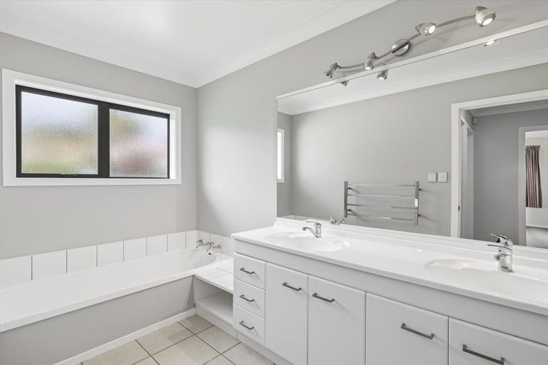 Photo of property in 30 Rowesdale Drive, Ohauiti, Tauranga, 3112