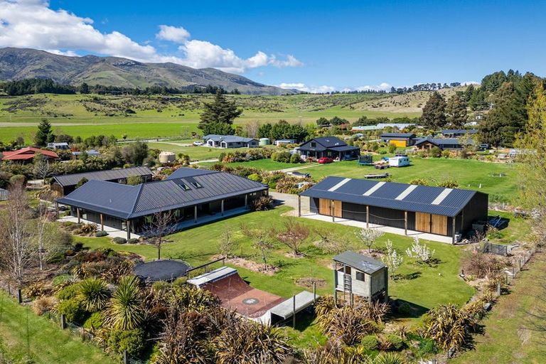 Photo of property in 5 Loach Road, Hawea Flat, Wanaka, 9382