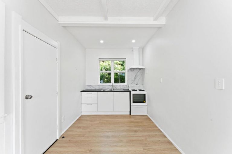Photo of property in 27 Collingwood Road, Waiuku, 2123