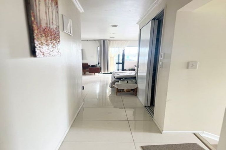 Photo of property in 38 Kenderdine Road, Papatoetoe, Auckland, 2025