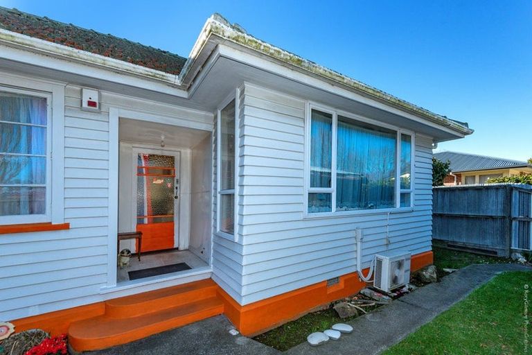 Photo of property in 102 Yaldhurst Road, Sockburn, Christchurch, 8042