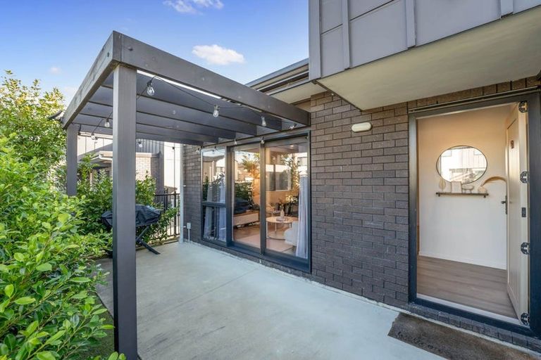 Photo of property in 63 Black Beech Crescent, Takanini, 2110