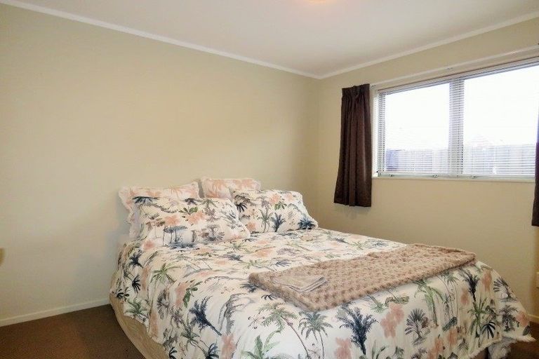 Photo of property in 1 Fuller Close, Levin, 5510