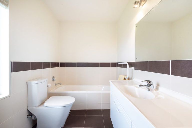 Photo of property in 2/81 Francis Street, Hauraki, Auckland, 0622