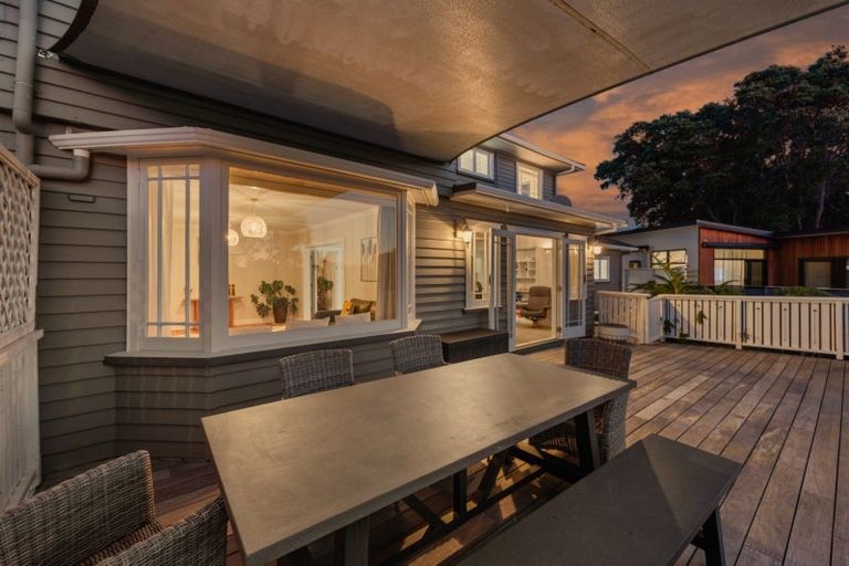 Photo of property in 26 Baring Terrace, Strandon, New Plymouth, 4312