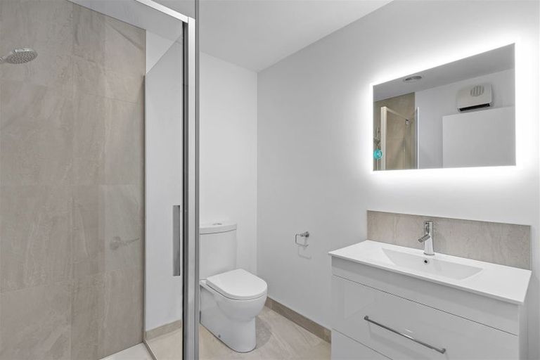 Photo of property in 2/21 Frederick Street, Waltham, Christchurch, 8011