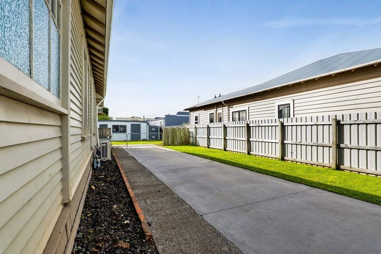 Photo of property in 278 South Road, Hawera, 4610