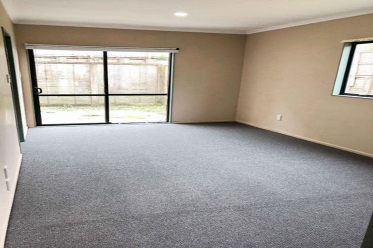 Photo of property in 39 Makora Road, Massey, Auckland, 0614