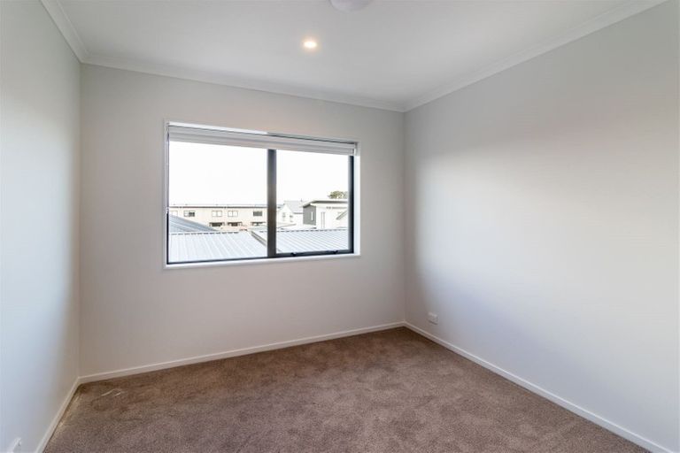 Photo of property in 55 Waituarua Drive, Takanini, 2112