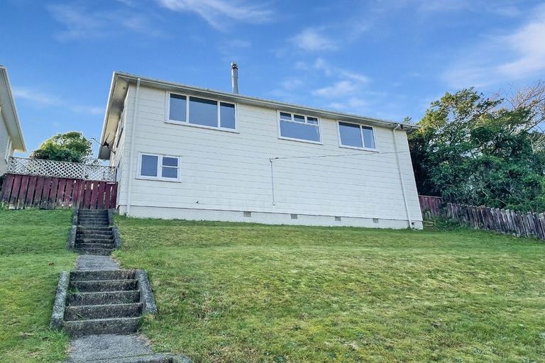 Photo of property in 15 Anthony Street, Tawa, Wellington, 5028