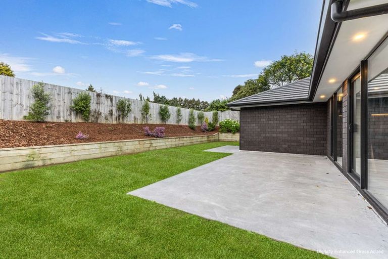 Photo of property in 9 Rehua Place, Waiwhakaiho, New Plymouth, 4312