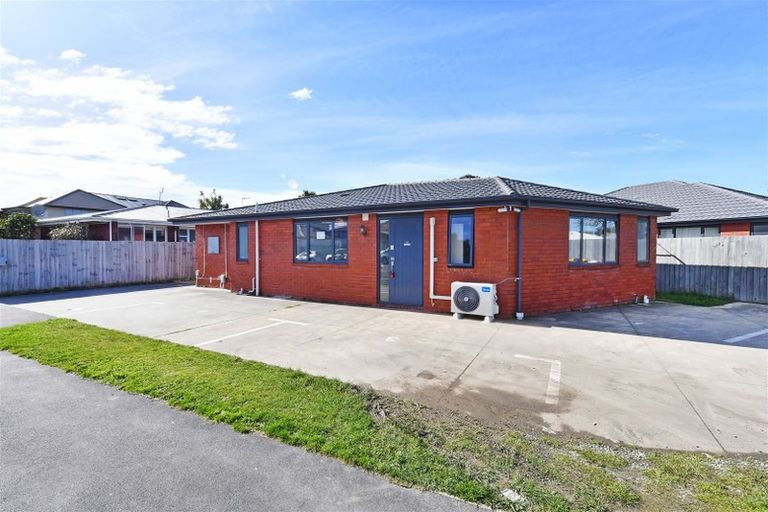 Photo of property in 160 Peverel Street, Riccarton, Christchurch, 8041
