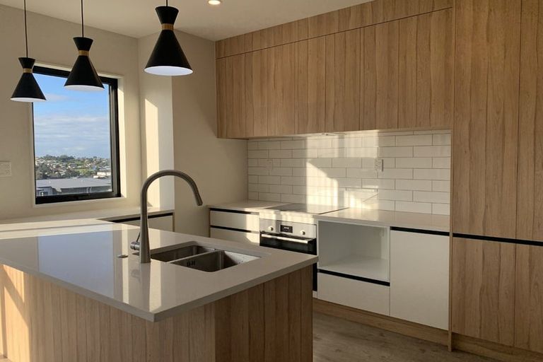 Photo of property in 17 Paina Crescent, Massey, Auckland, 0614