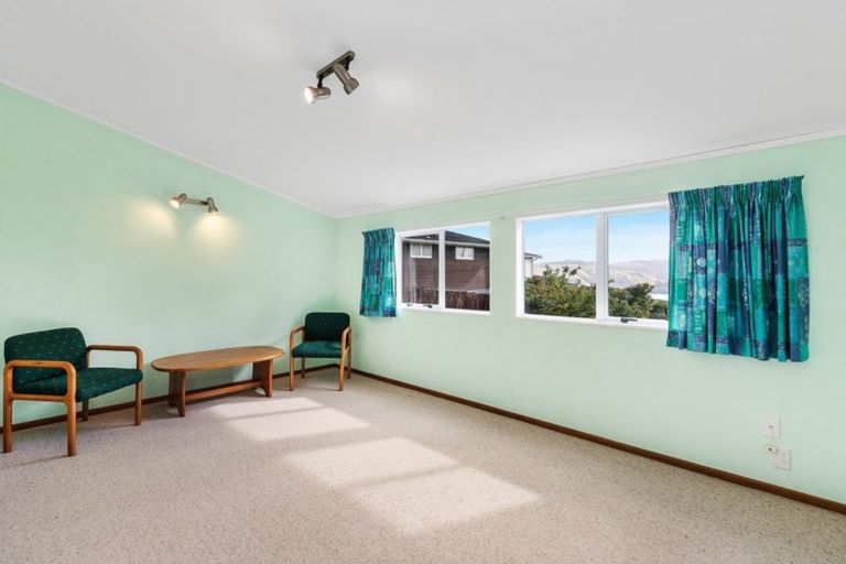 Photo of property in 23 The Anchorage, Whitby, Porirua, 5024