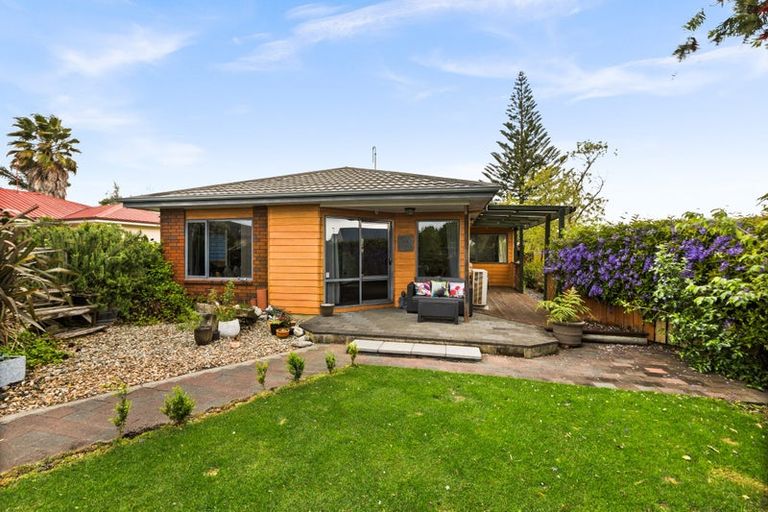 Photo of property in 2/16 Alan Styles Place, Greenmeadows, Napier, 4112