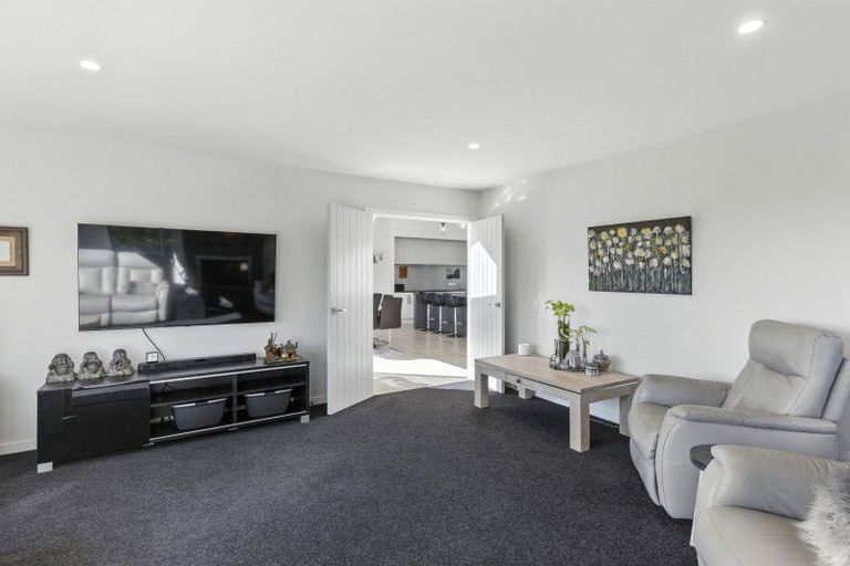 Photo of property in 22 Taranui Way, Paraparaumu Beach, Paraparaumu, 5032