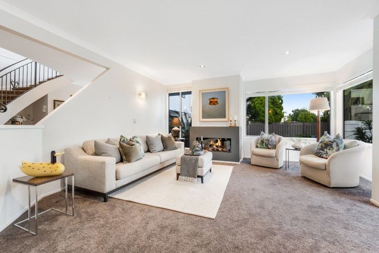 Photo of property in 53 Manor Park, Sunnyhills, Auckland, 2010