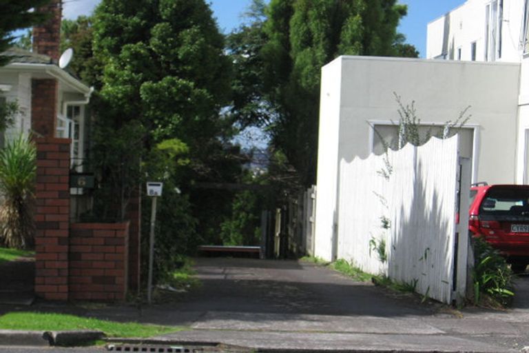 Photo of property in 8 Pleasant Road, Glen Eden, Auckland, 0602