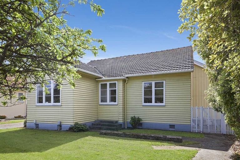 Photo of property in 24 Piko Crescent, Riccarton, Christchurch, 8041