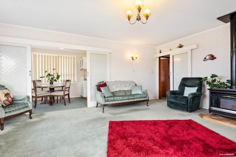 Photo of property in 133 Matipo Road, Te Atatu Peninsula, Auckland, 0610