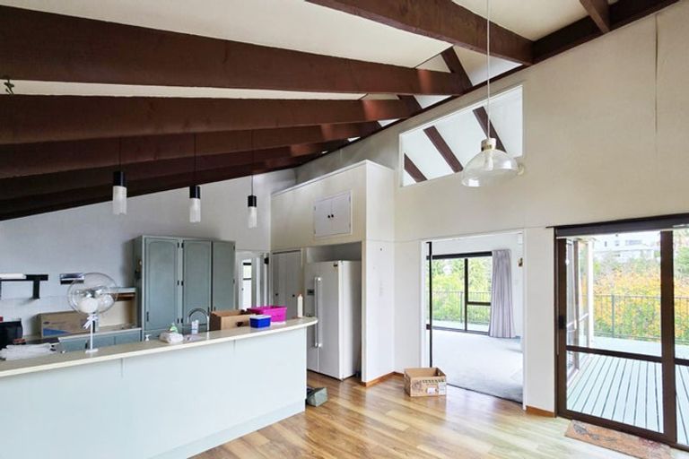 Photo of property in 27 Burns Road, Hospital Hill, Napier, 4110