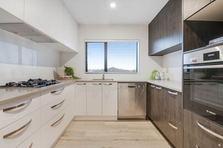 Photo of property in 10 Grover Street, Orewa, 0931