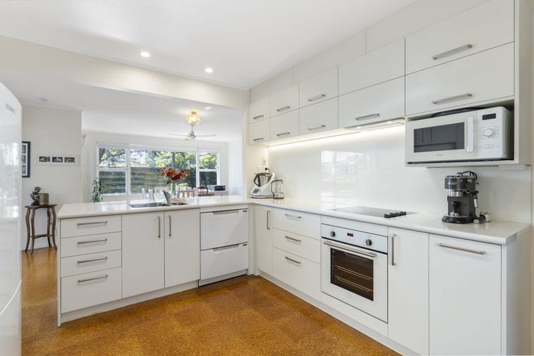 Photo of property in 20 Elizabeth Street, Orewa, 0931