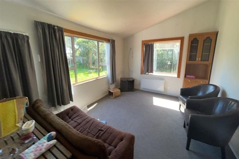 Photo of property in 30 Romilly Street, Westport, 7825