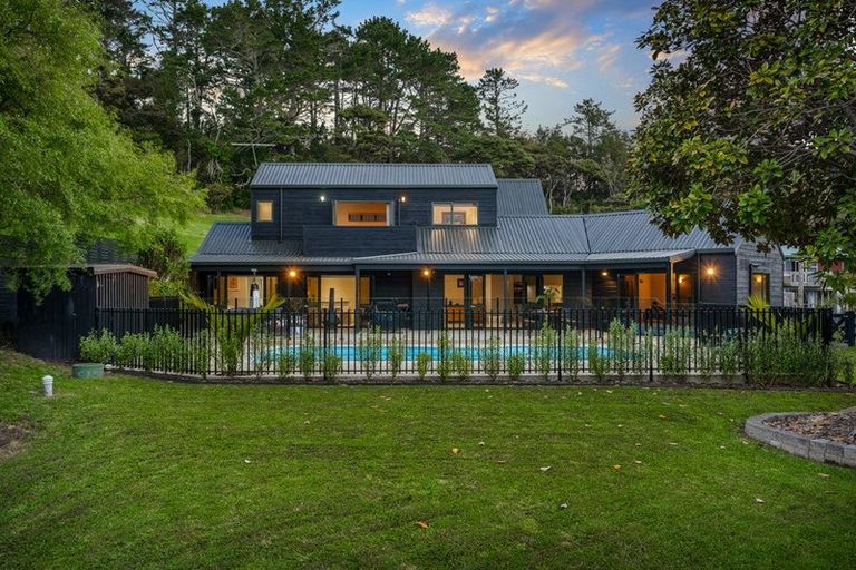 Photo of property in 7 Attwood Road, Paremoremo, Auckland, 0632