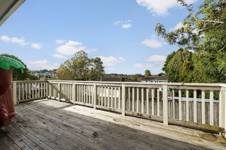 Photo of property in 28 Malmo Place, Massey, Auckland, 0614