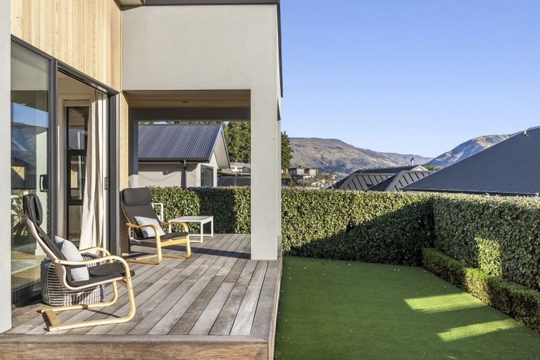 Photo of property in 9 Landsborough Lane, Wanaka, 9305