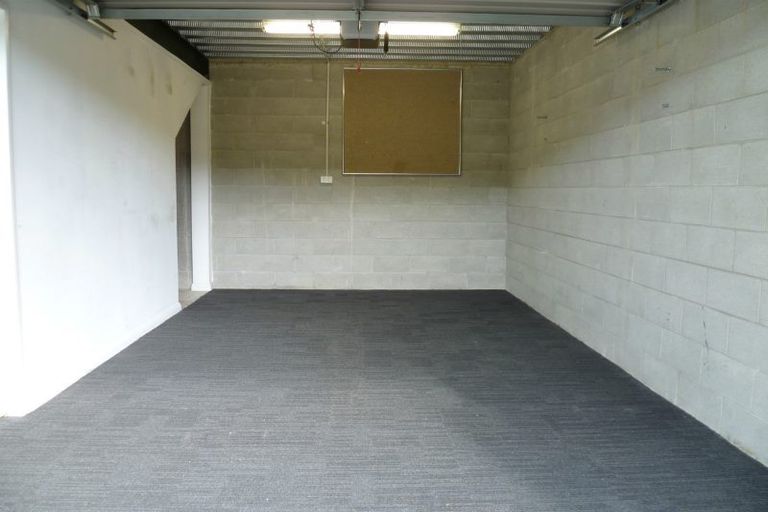 Photo of property in 23 Kopiko Way, Brooklyn, Wellington, 6021