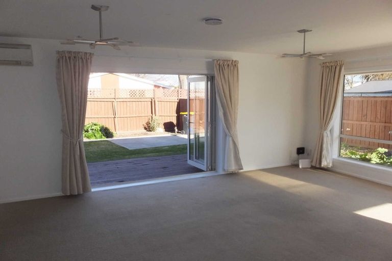 Photo of property in 11 Powell Crescent, Ilam, Christchurch, 8041